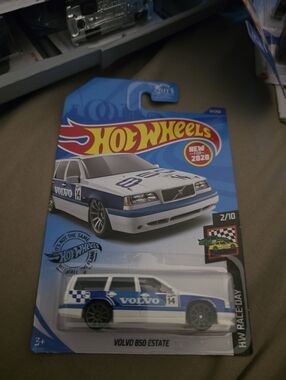 Volvo 850 Estate Toy Car - Blue and White